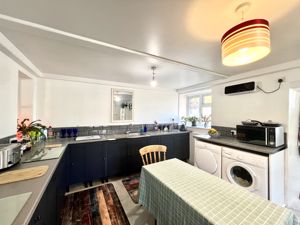 Dining Kitchen- click for photo gallery